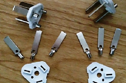 電（diàn）源插頭自動組裝機